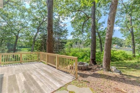 102 Clinton Drive, North Kingstown, Rhode Island 02852, USA