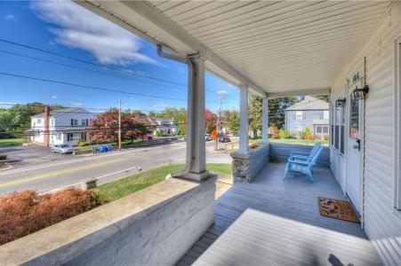 586 Oaklawn Avenue, Cranston, Rhode Island 02920