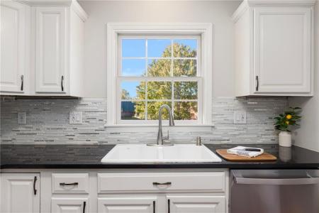 231 Maple Avenue 204, Newport, Rhode Island 02840, USA