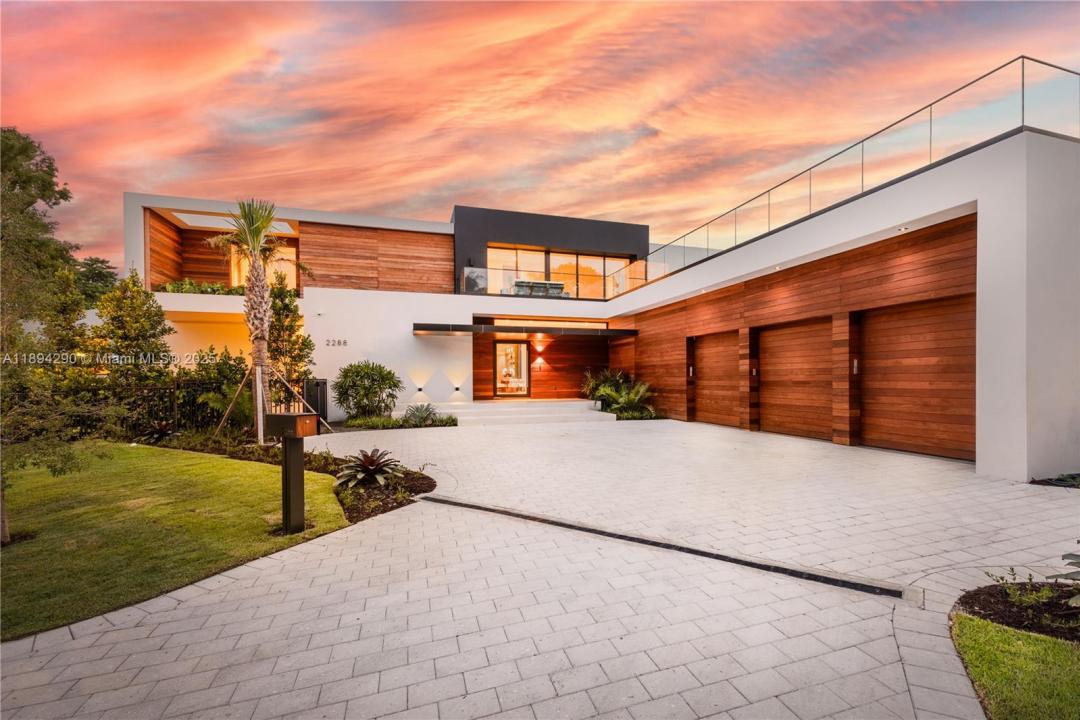 2288 Sunset Dr, Miami Beach, Florida 33140