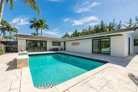 2020 NE 121st Rd 2020, North Miami, Floride 33181, États-Unis