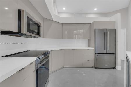 2553 Bay Pointe Dr, Weston, Florida 33327, USA