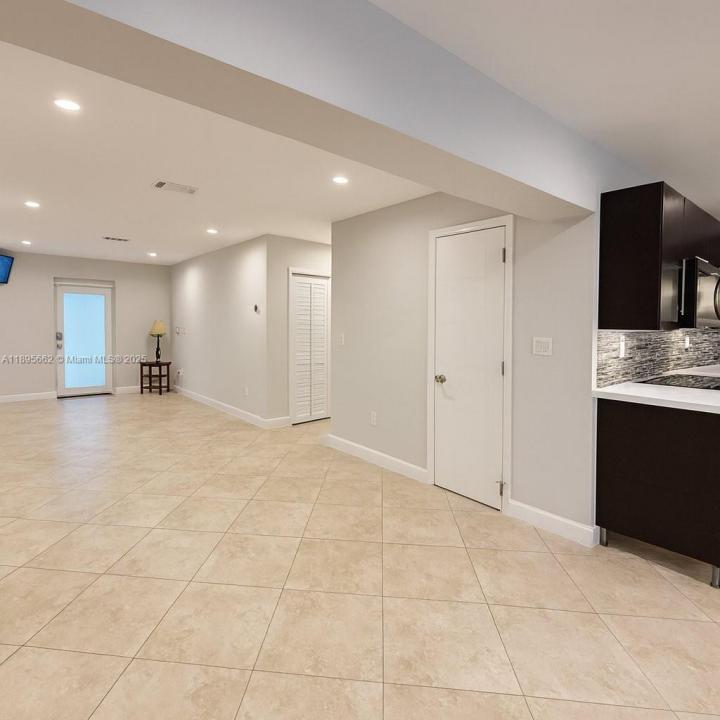 9510 SW 45th St, Miami, Florida 33165