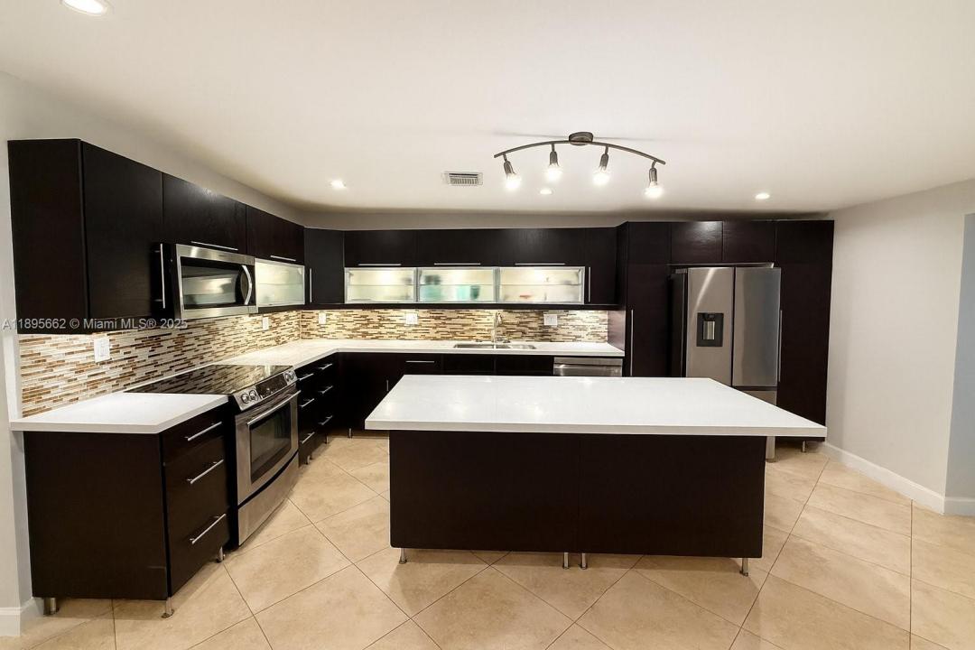 9510 SW 45th St, Miami, Florida 33165