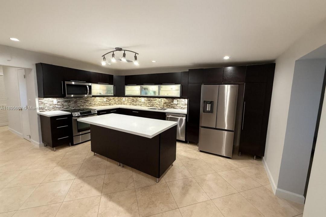 9510 SW 45th St, Miami, Florida 33165
