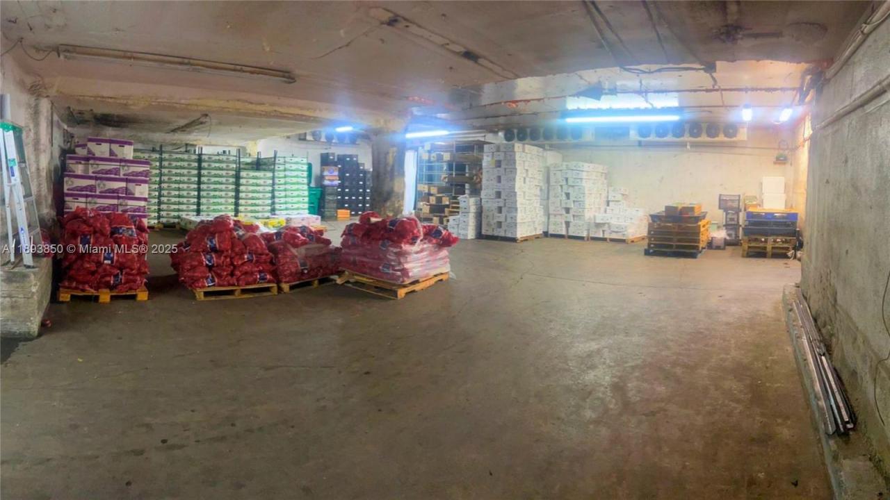 1217 NW 21st Street, Miami, Florida 33142, HOA KỲ
