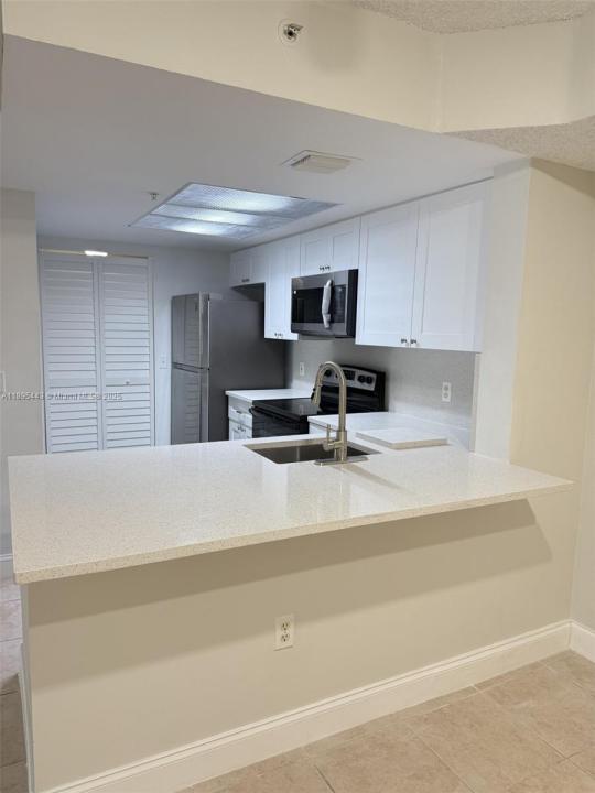 5015 Wiles Rd 205, Coconut Creek, Floride 33073, États-Unis