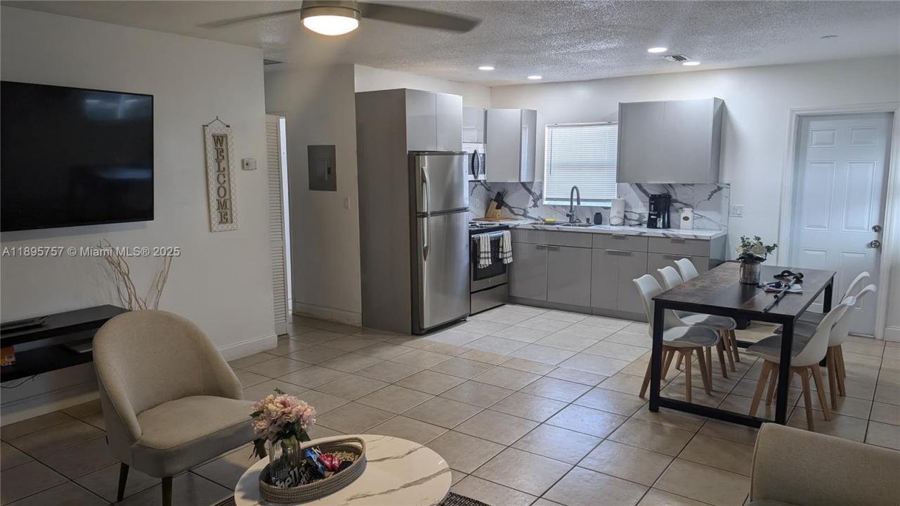 460 NE 45th St 2, Oakland Park, Флорида 33334, Соединенные Штаты