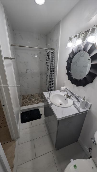 460 NE 45th St 2, Oakland Park, Флорида 33334, Соединенные Штаты