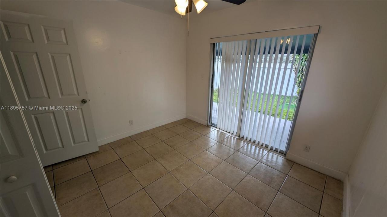460 NE 45th St 2, Oakland Park, Флорида 33334, Соединенные Штаты