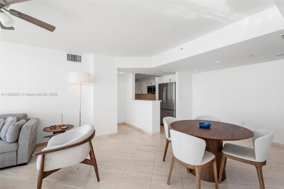 800 Claughton Island Dr 2203, Miami, 佛罗里达州 33131, 美国