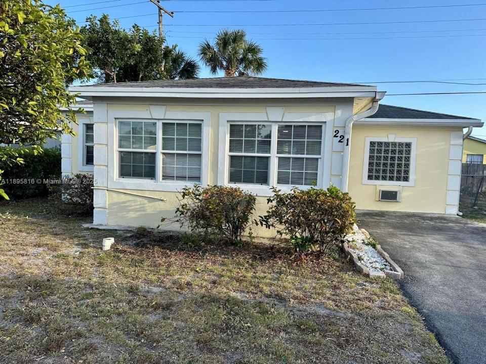 221 W 27th St, Riviera Beach, פלורידה 33404, ארצות הברית של אמריקה
