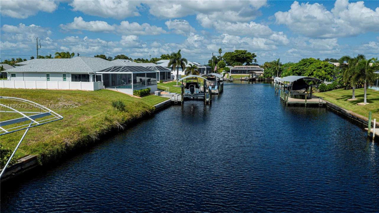 3725 SE 13th Ave, Cape Coral, Florida 33904, Estados Unidos