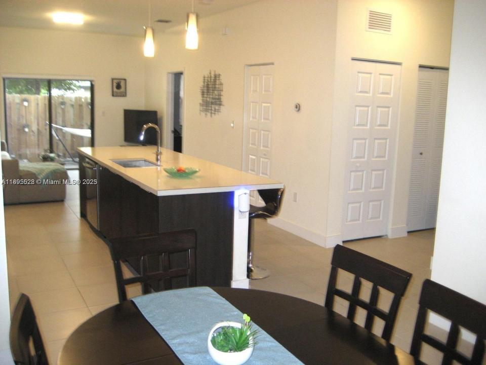 7815 NW 104th Ave 04, Doral, Flórida 33178, Estados Unidos