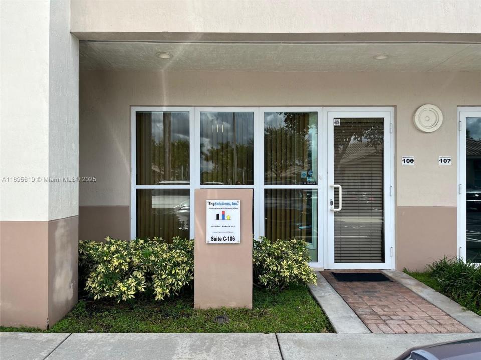 5220 S University Dr 106C, Davie, Florida 33328