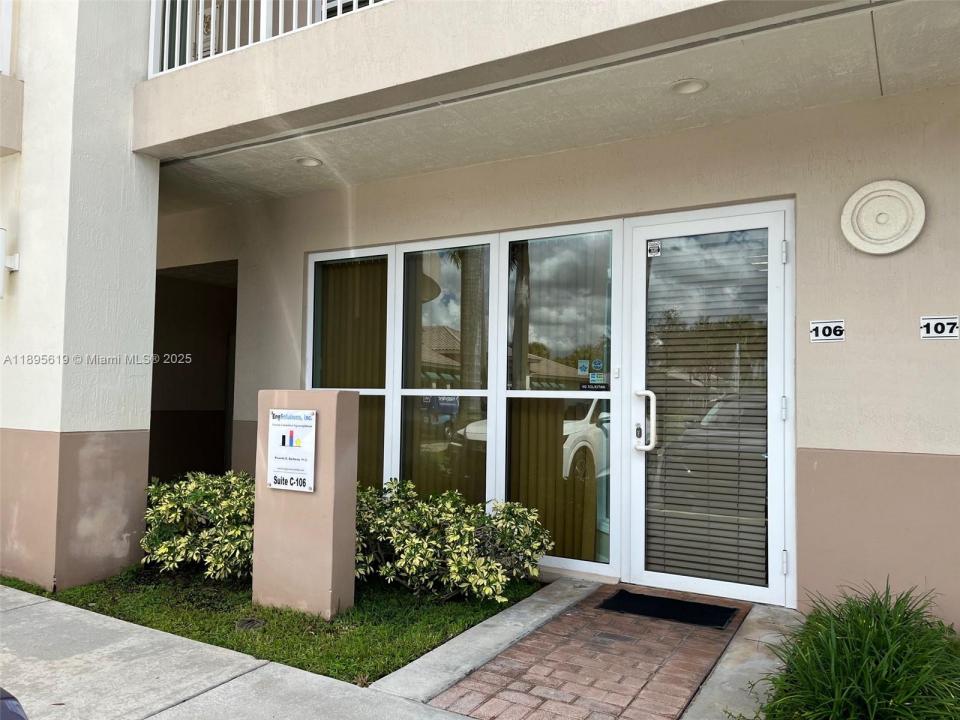 5220 S University Dr 106C, Davie, Florida 33328