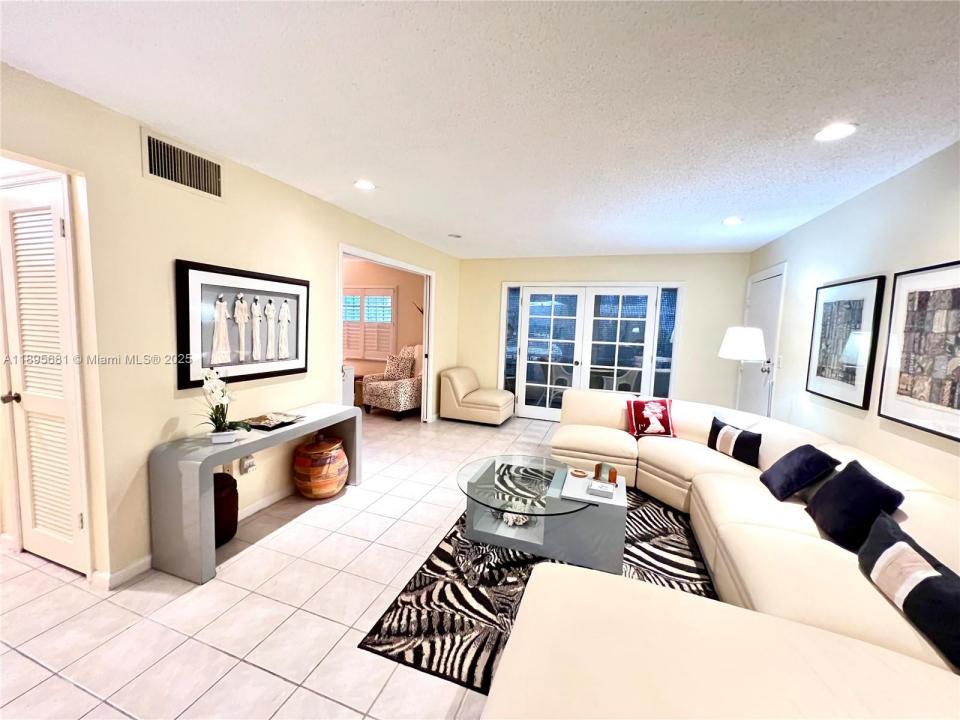 6385 Bay Club Dr 2, Fort Lauderdale, פלורידה 33308, ארצות הברית של אמריקה