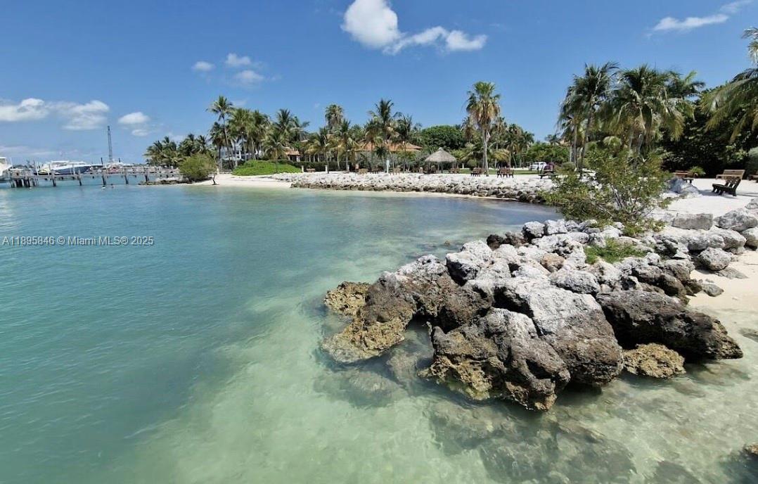 251 2nd St, Key Colony, Floride 33051, États-Unis
