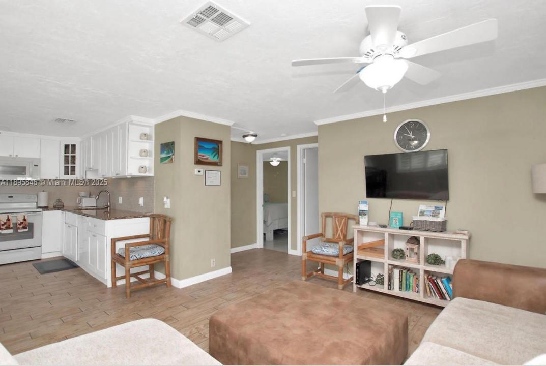 251 2nd St, Key Colony, Floride 33051, États-Unis