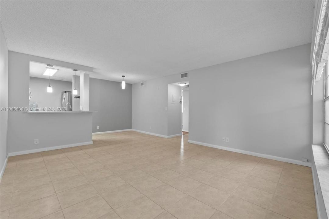3586 N University Dr U-6, Coral Springs, Florida 33065, HOA KỲ