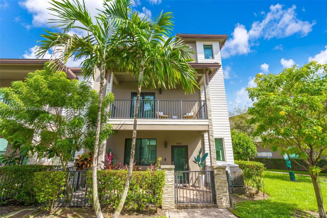 4963 NW 83rd Path 4963, Doral, Flórida 33166, Estados Unidos