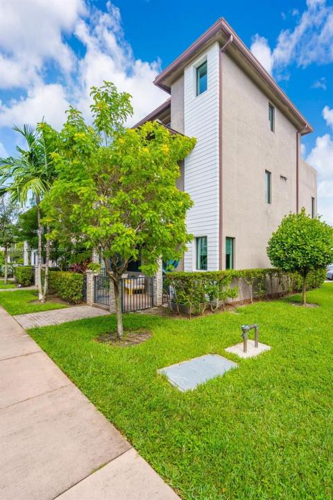 4963 NW 83rd Path 4963, Doral, Flórida 33166, Estados Unidos