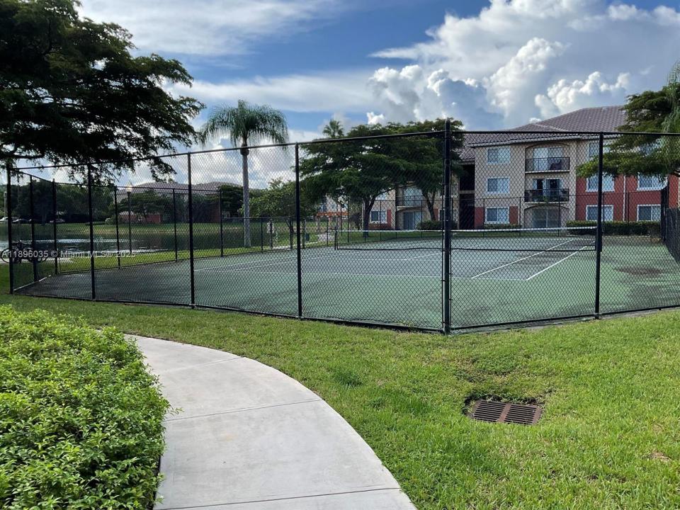4155 N Haverhill Rd 1402, West Palm Beach, Florida 33417