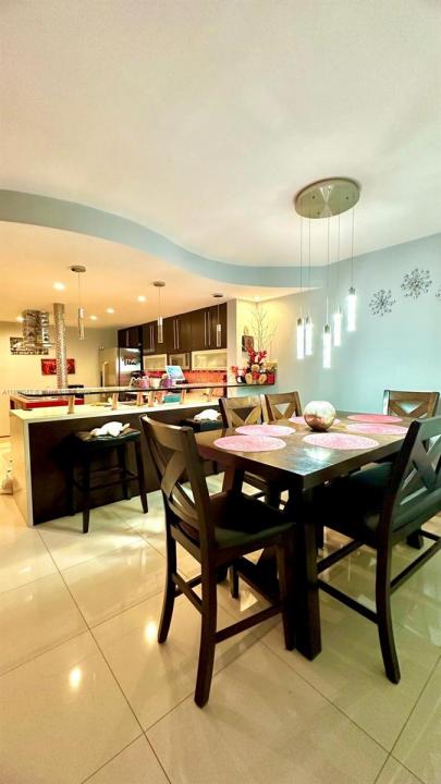 18880 NW 57th Ave 208, Hialeah, Florida 33015
