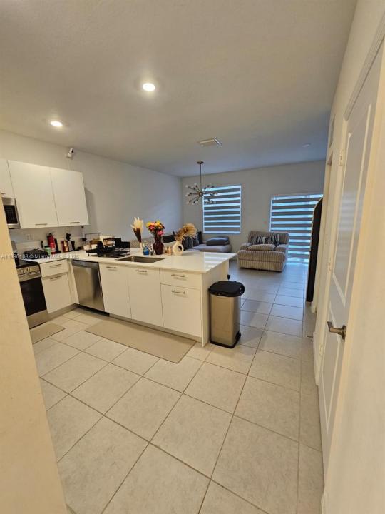 12112 NW 24th Ct, Miami, Florida 33167, Amerika Birleşik Devletleri