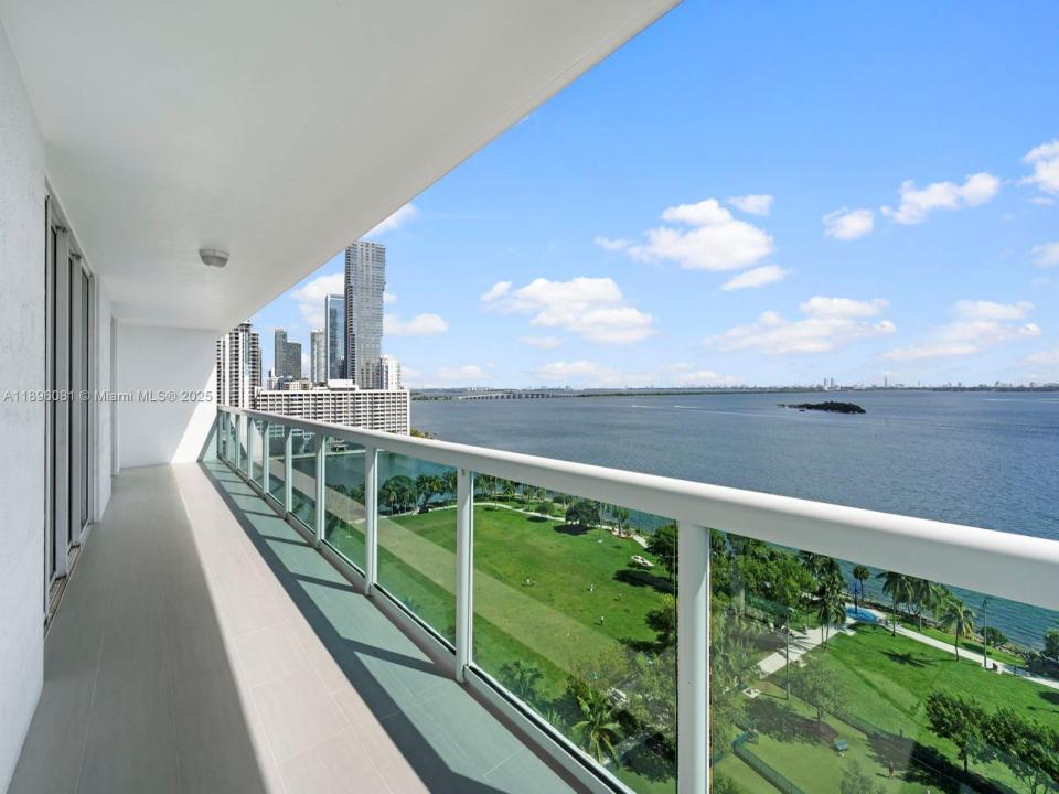 1800 N Bayshore Dr 1505, Miami, Флорида 33132, Соединенные Штаты