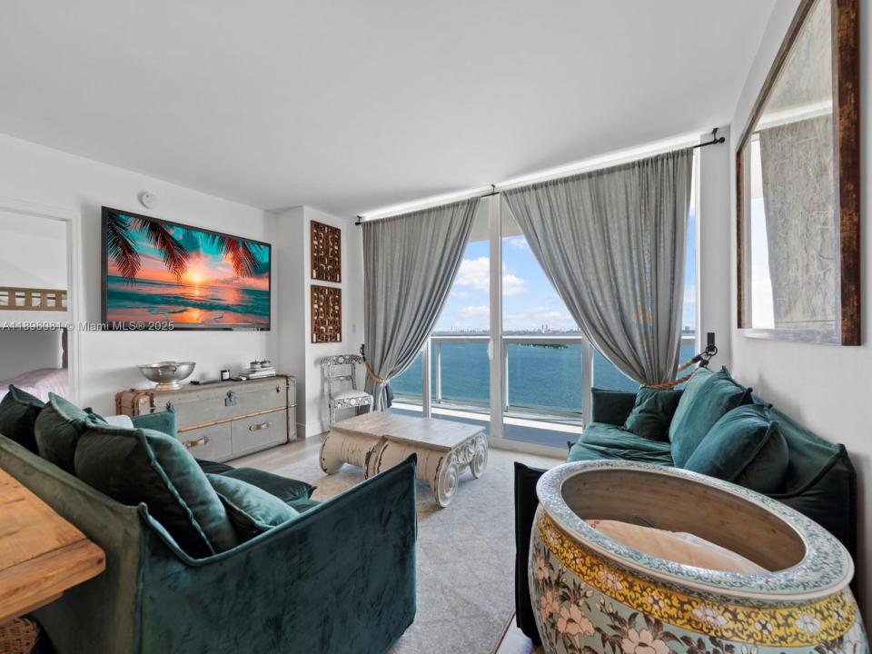 1800 N Bayshore Dr 1505, Miami, Флорида 33132, Соединенные Штаты