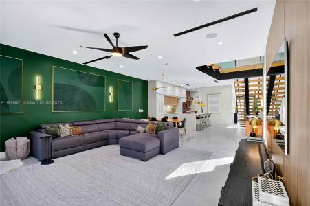 609 NE 8th Ave A, Fort Lauderdale, Florida 33304, USA