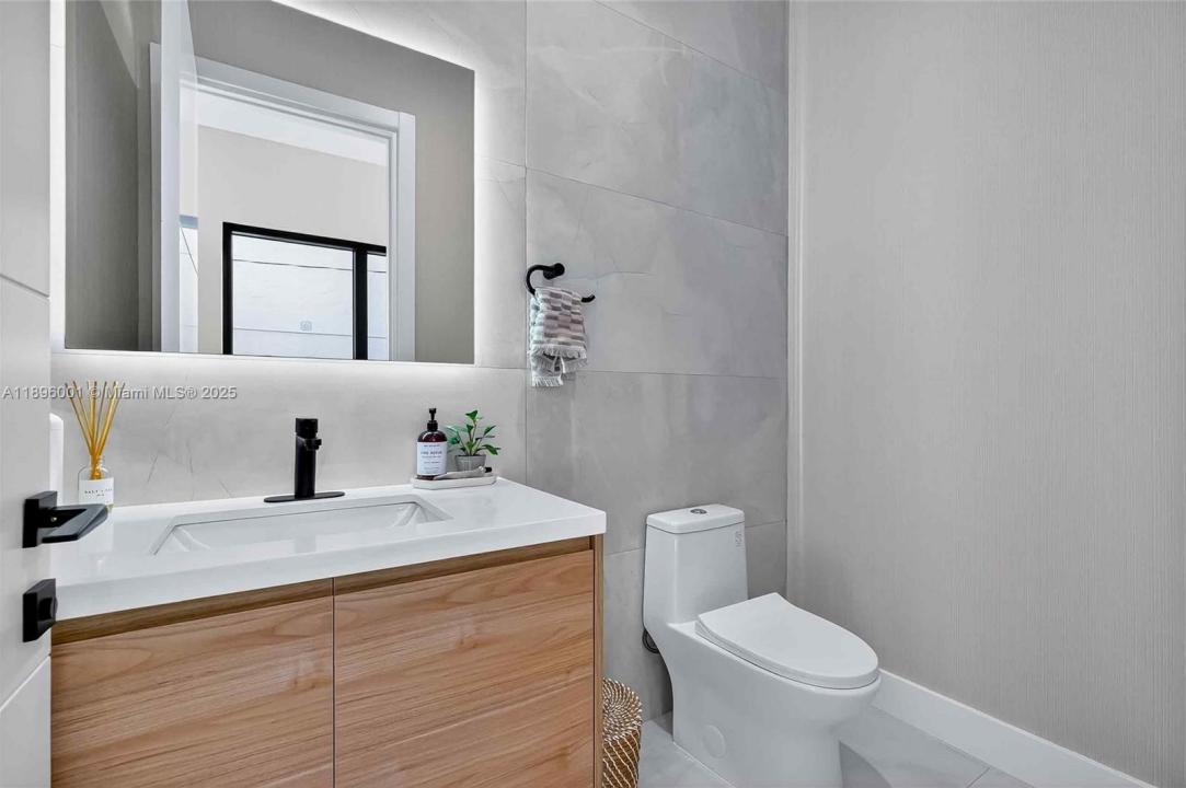 609 NE 8th Ave A, Fort Lauderdale, 佛罗里达州 33304, 美国