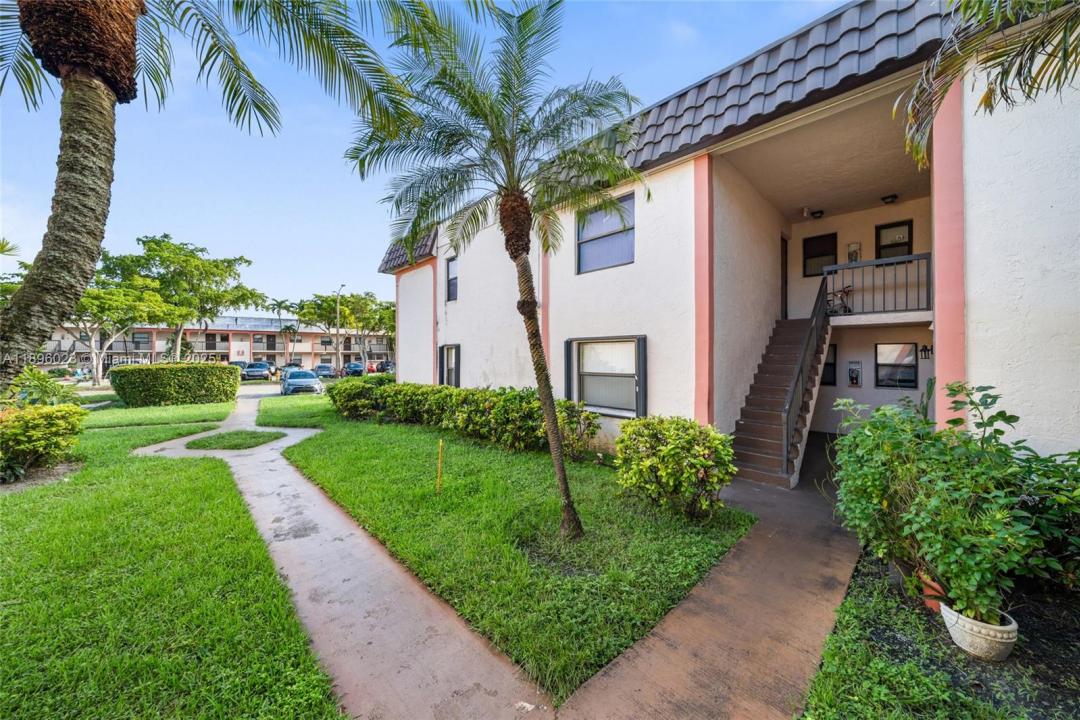 861 NE 207th Ln 202-14, Miami, Flórida 33179, Estados Unidos