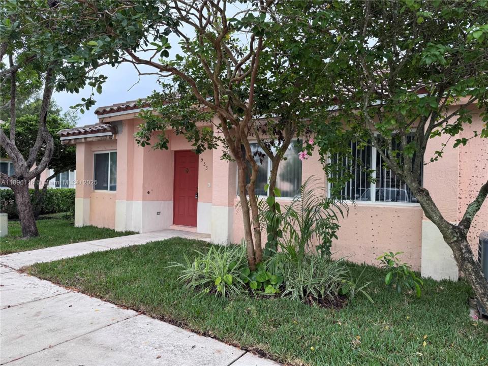 553 NW 208th Ter 553, Pembroke Pines, Florida 33029