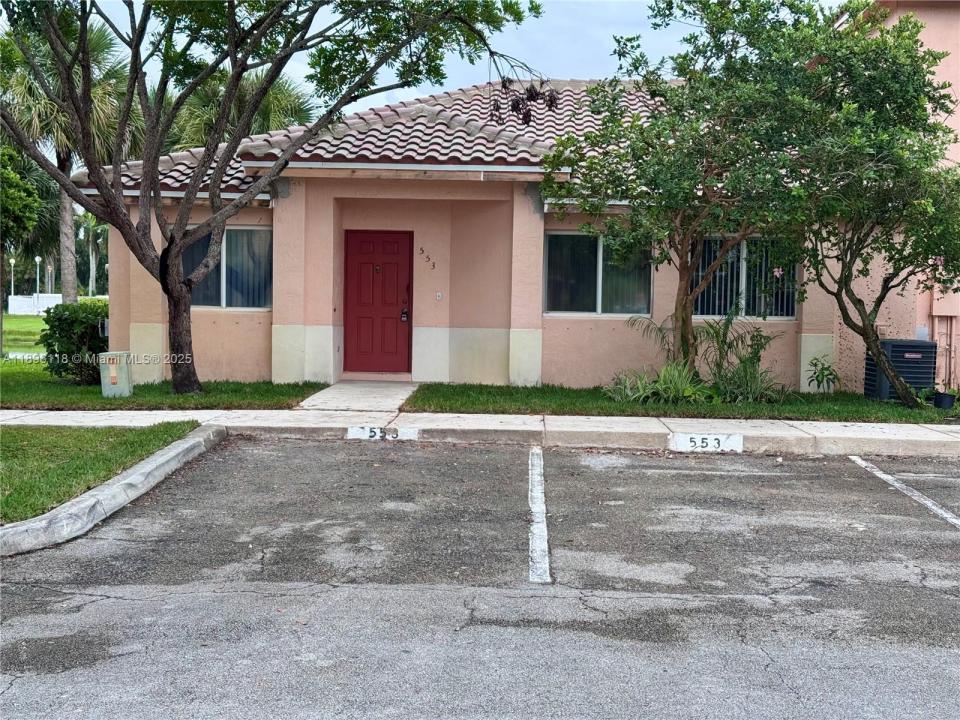 553 NW 208th Ter 553, Pembroke Pines, Florida 33029