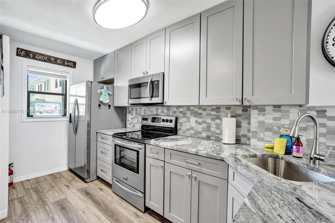 9421 Ocean Drive South, Jensen Beach, Floryda 34957, USA