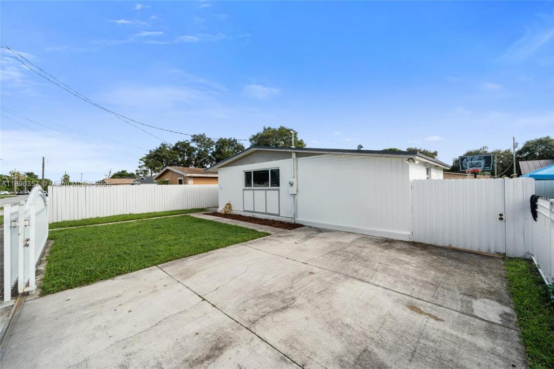 2100 NW 154th St, Miami Gardens, Flórida 33054, Estados Unidos