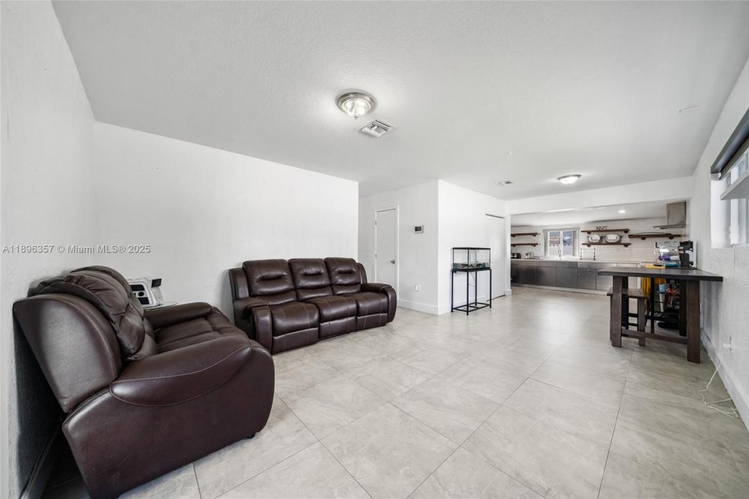 2100 NW 154th St, Miami Gardens, Flórida 33054, Estados Unidos