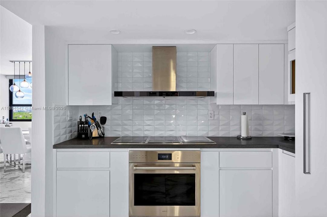 2 Grove Isle Dr B1210, Miami, Florida 33133