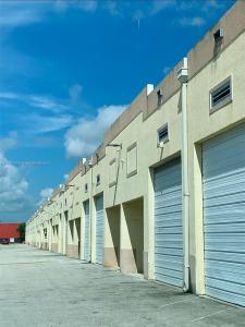 13806 SW 142nd Ave 21, Miami, Florida 33186, USA