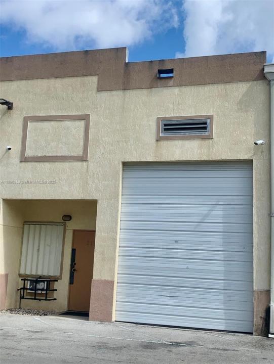 13806 SW 142nd Ave 21, Miami, Florida 33186, Estados Unidos