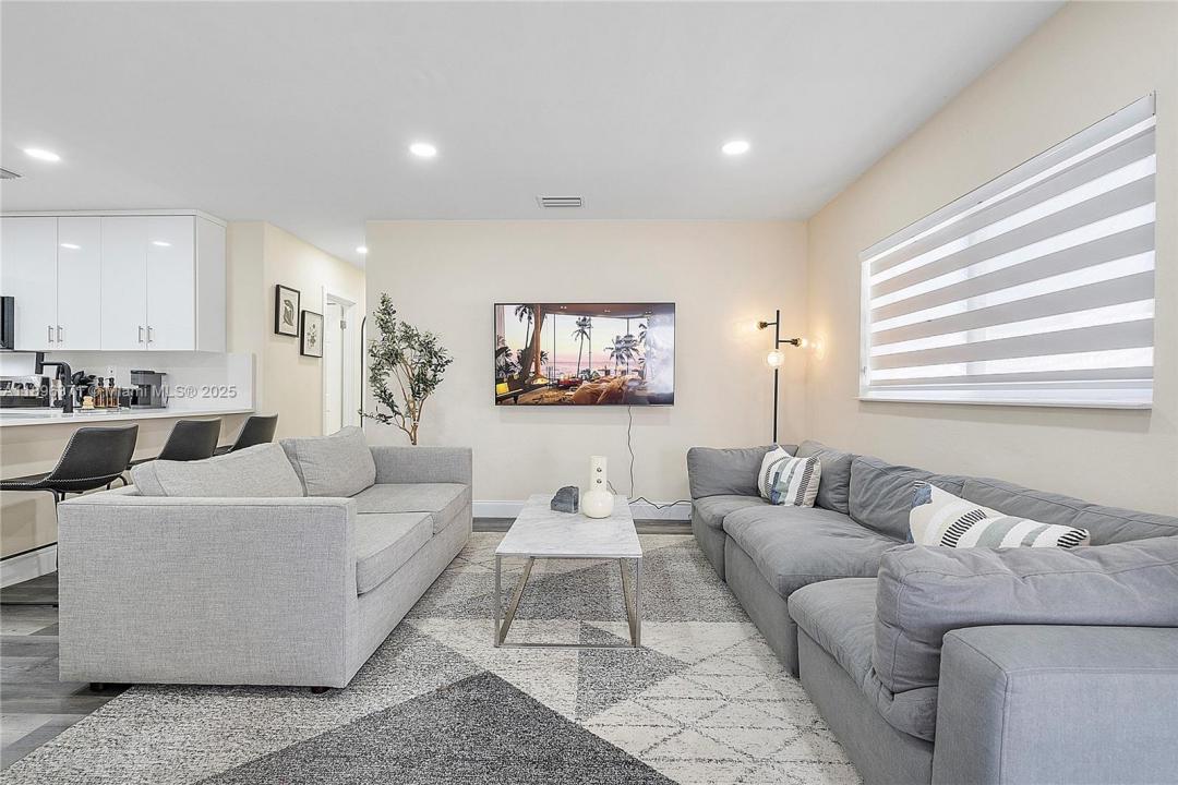 631 NE 57th St, Oakland Park, フロリダ 33334, アメリカ合衆国
