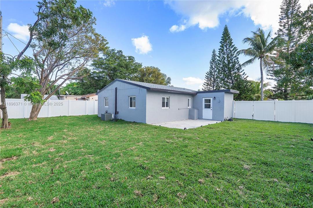 631 NE 57th St, Oakland Park, フロリダ 33334, アメリカ合衆国