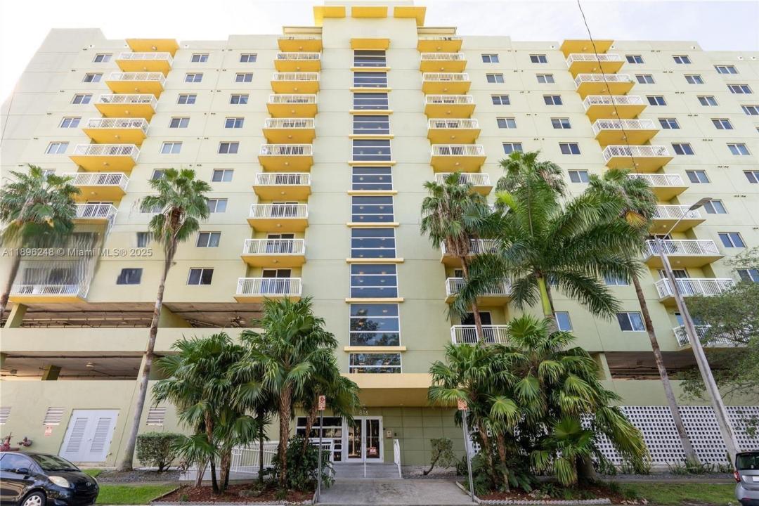 816 NW 11th St 309, Miami, Florida 33136