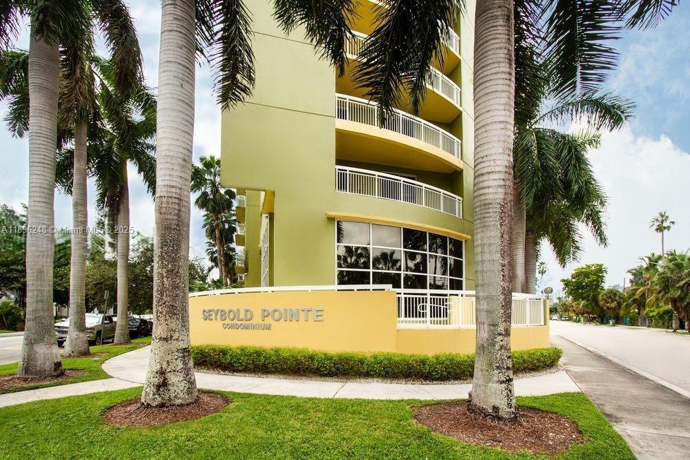 816 NW 11th St 309, Miami, Florida 33136