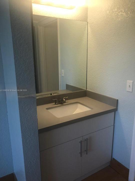 816 NW 11th St 309, Miami, Florida 33136