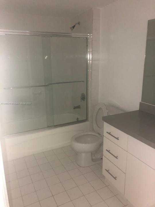 816 NW 11th St 309, Miami, Florida 33136