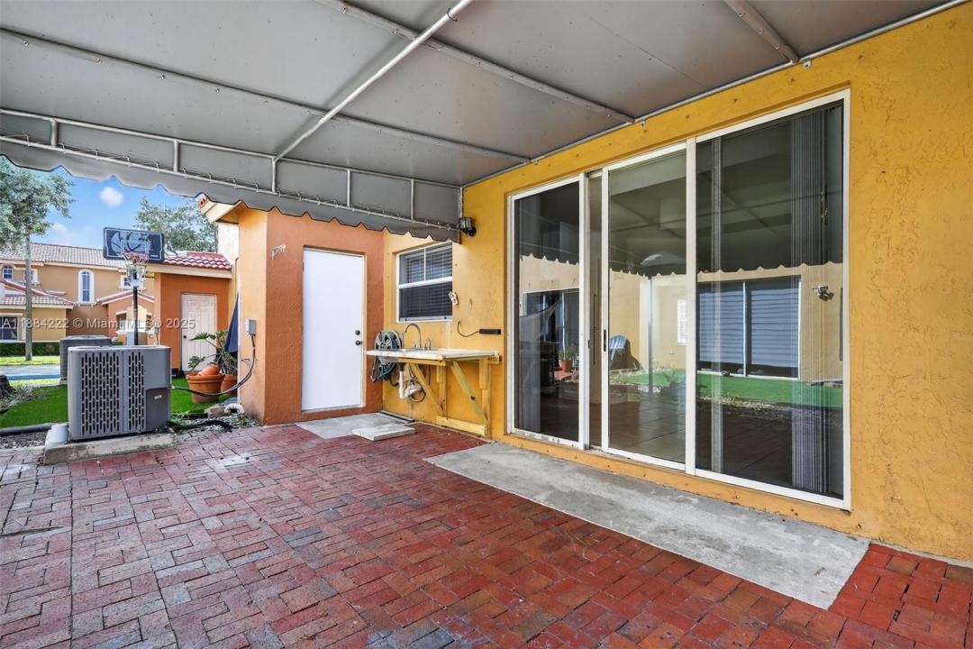 8425 NW 141st Ter 4207, Miami Lakes, Florida 33016, Estados Unidos