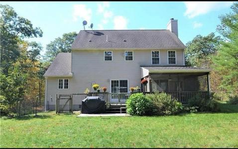 131 E Killingly Road, Foster, Rhode Island 02825, Estados Unidos